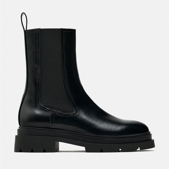 Zara Flat Lug Sole Chelsea Ankle Boots - Picture 1 of 8